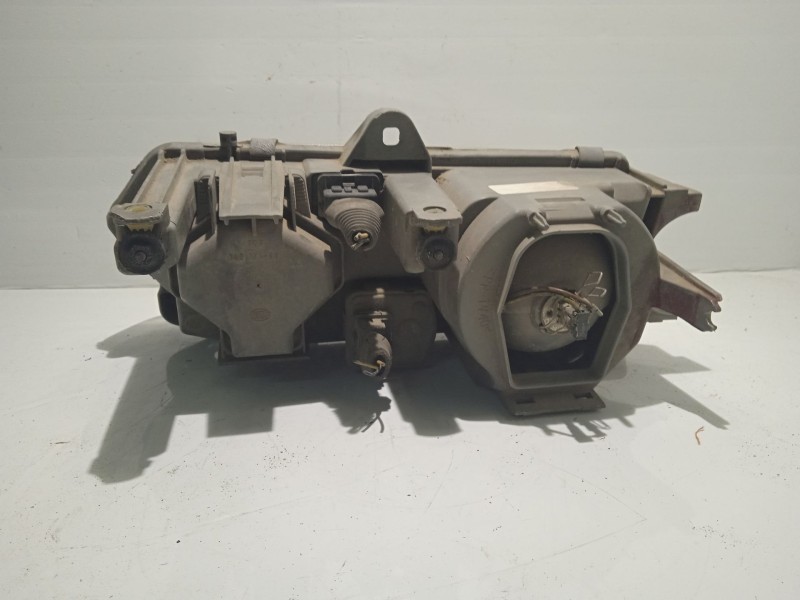 Recambio de faro derecho para alfa romeo 145 referencia OEM IAM   