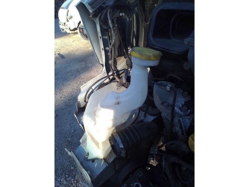 Recambio de deposito limpia para renault master ii phase 2 caja cerrada referencia OEM IAM 8200146985A  