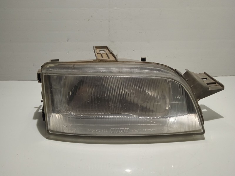 Recambio de faro derecho para fiat punto berl. (176) referencia OEM IAM   