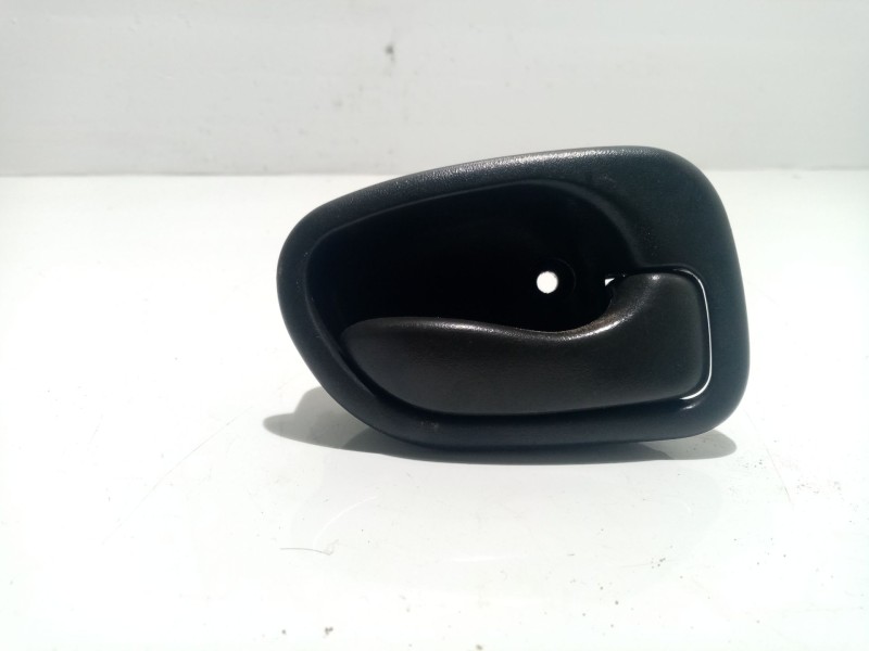 Recambio de maneta interior delantera derecha para hyundai accent (x3) referencia OEM IAM   
