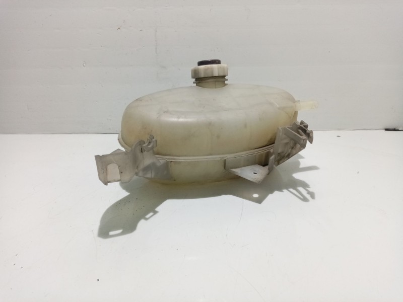Recambio de deposito expansion para renault master ii phase 2 caja cerrada referencia OEM IAM 8200595002  