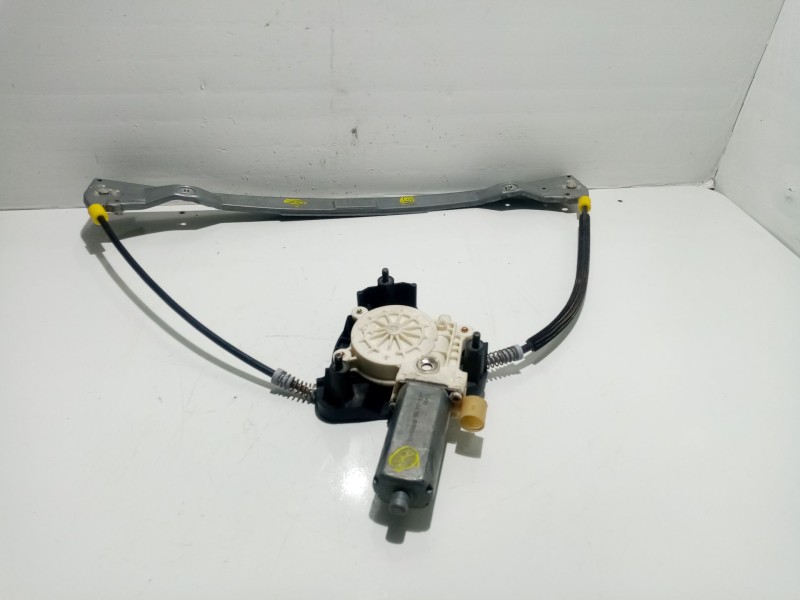 Recambio de elevalunas delantero derecho para renault clio ii fase ii (b/cb0) referencia OEM IAM 8200209886  