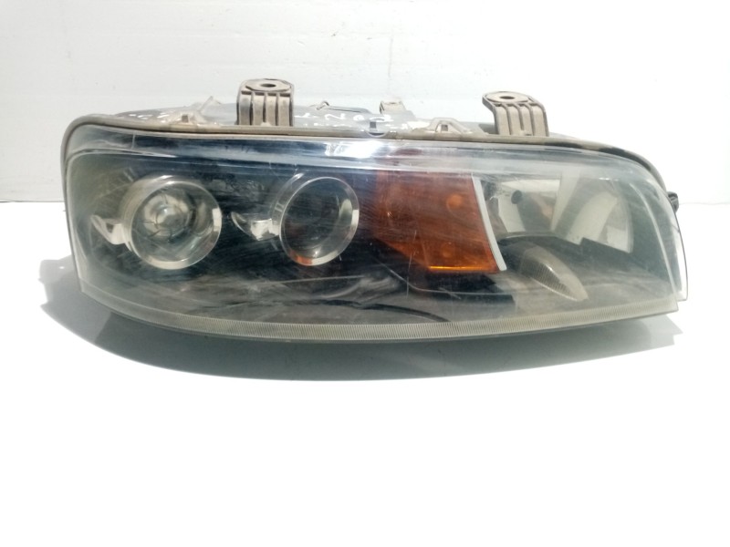 Recambio de faro derecho para fiat punto berlina (188) referencia OEM IAM   