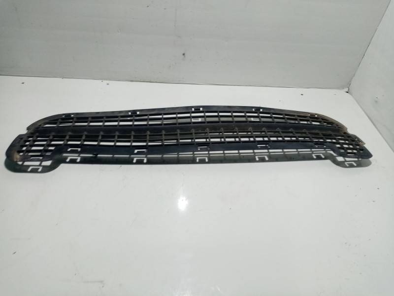 Recambio de rejilla delantera para mini mini (r50,r53) one d referencia OEM IAM 11412910  7074230