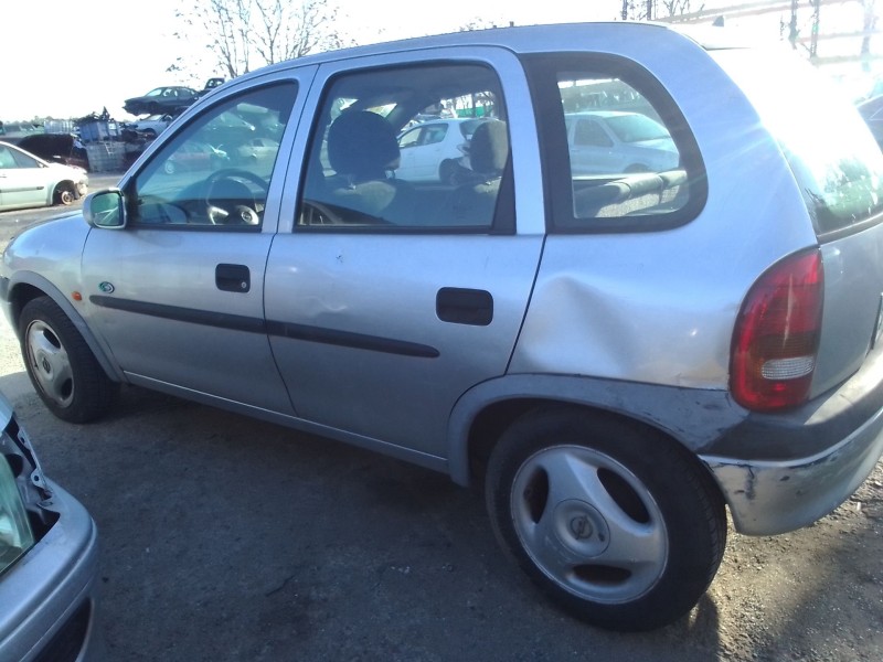 opel corsa b del año 1999