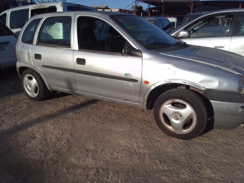 opel corsa b del año 1999