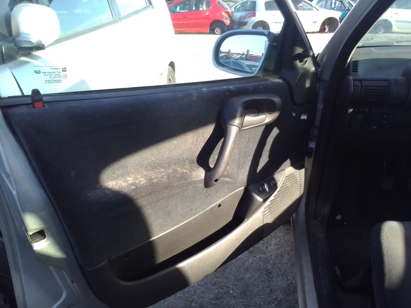 opel corsa b del año 1999