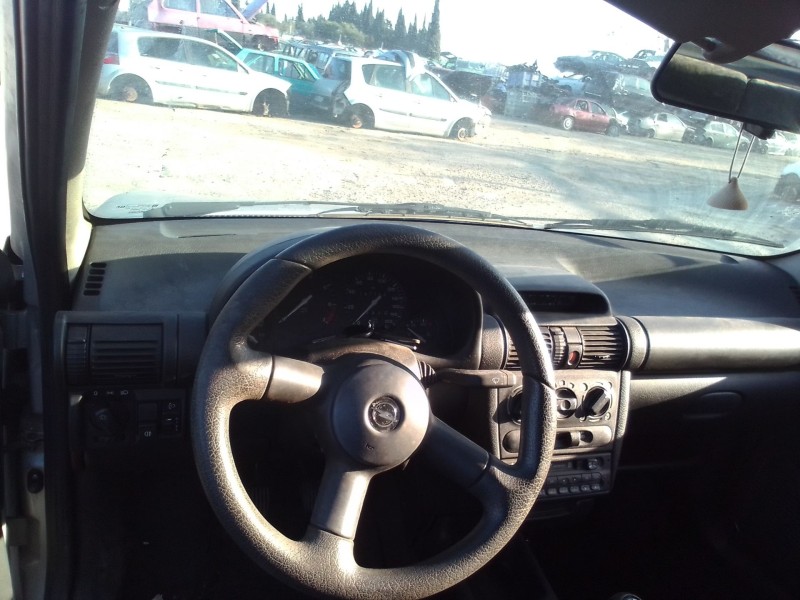 opel corsa b del año 1999