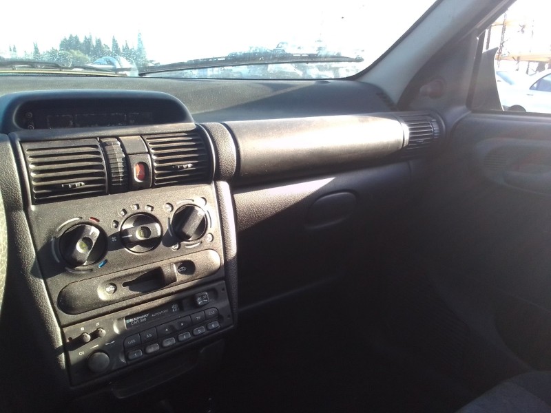 opel corsa b del año 1999