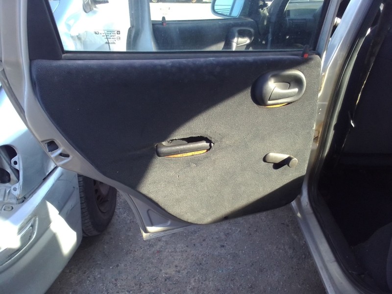 opel corsa b del año 1999