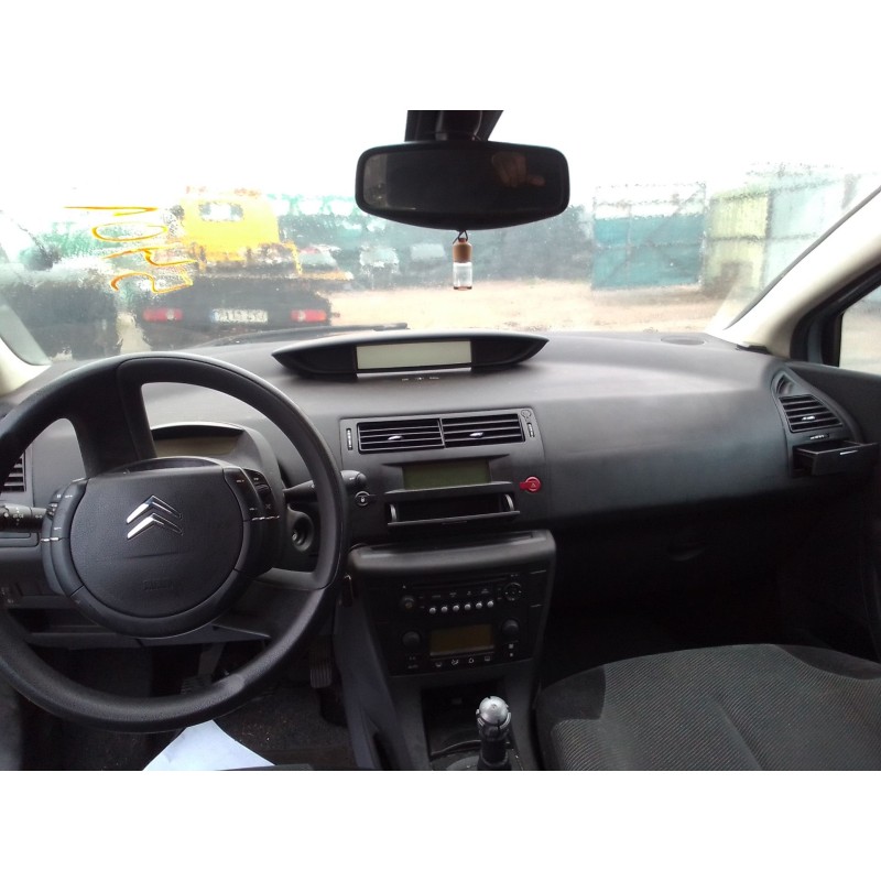 citroen c4 berlina del año 2005