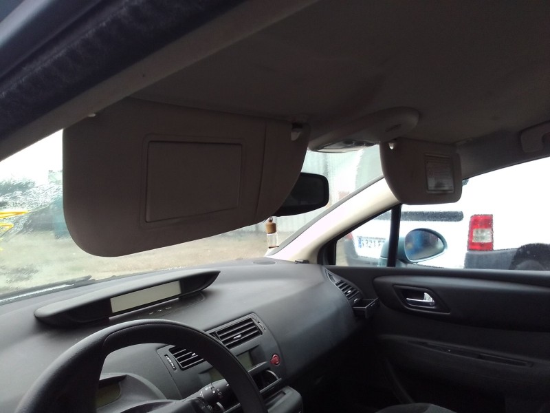 citroen c4 berlina del año 2005