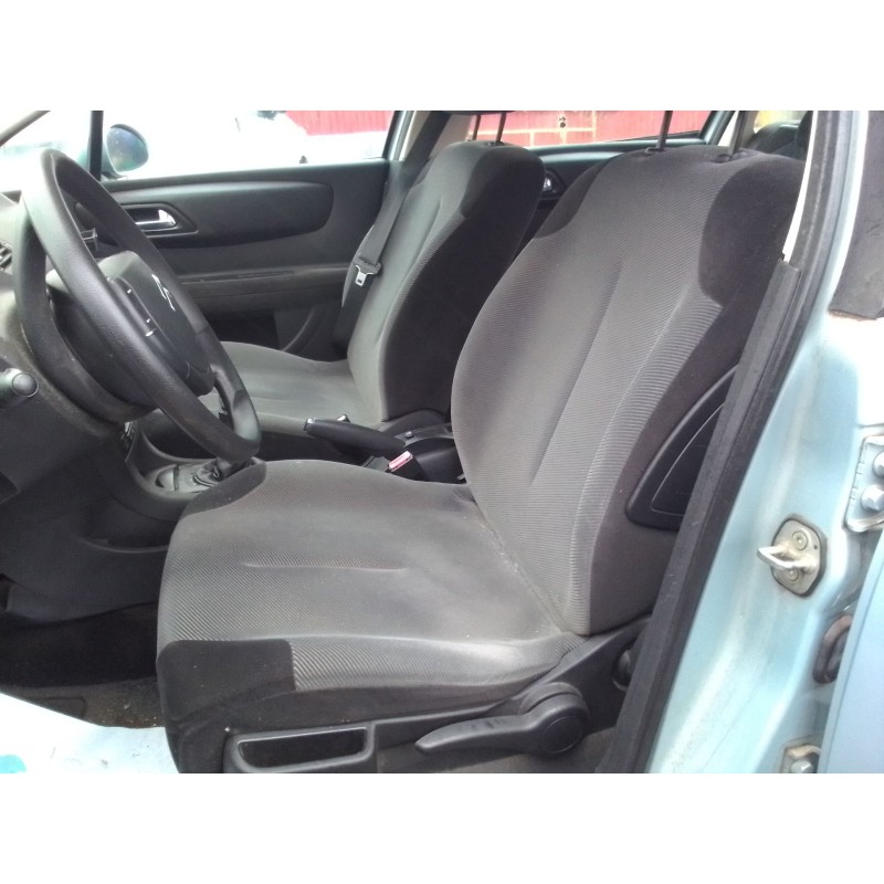 citroen c4 berlina del año 2005