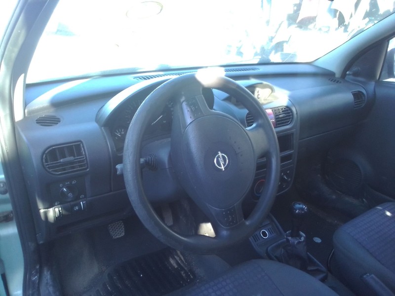 opel corsa c del año 2002