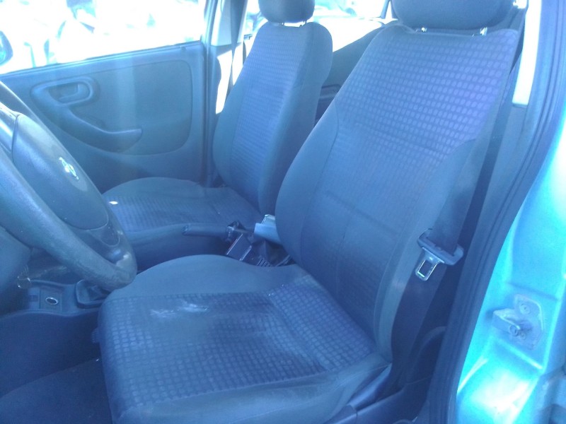 opel corsa c del año 2002