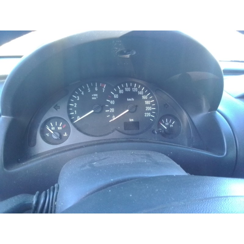 opel corsa c del año 2002