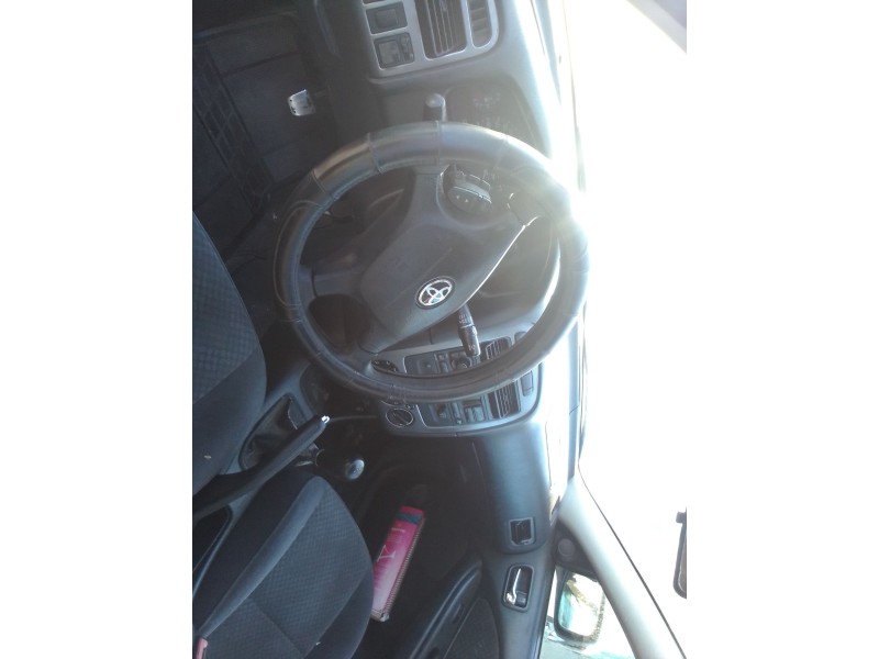 toyota avensis t22 del año 0