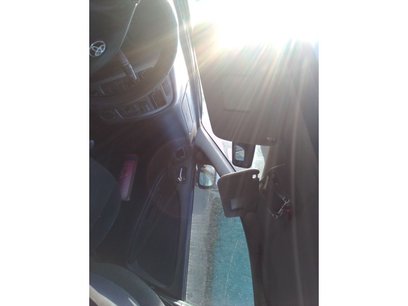 toyota avensis t22 del año 0