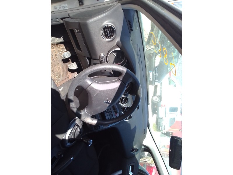 peugeot 308 del año 2008