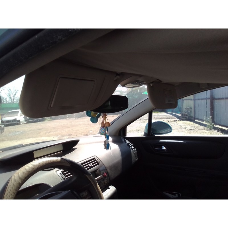 citroen c4 berlina del año 2006