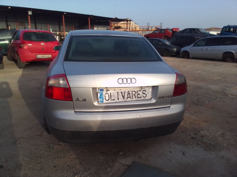 audi a4 berlina (8e) del año 2000