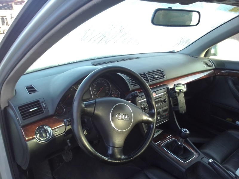 audi a4 berlina (8e) del año 2000
