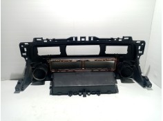 Recambio de mascara central de salpicadero para renault master ii phase 2 caja cerrada referencia OEM IAM 8200188999   2