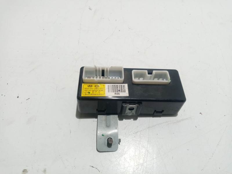 Recambio de modulo electronico para hyundai santa fe cm referencia OEM IAM 952302B210  
