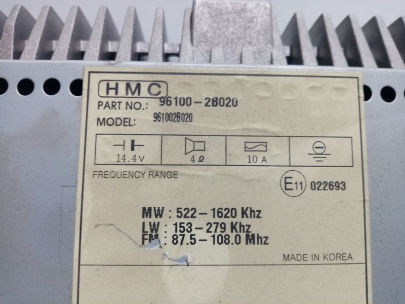 Recambio de sistema audio / radio cd para hyundai santa fe cm referencia OEM IAM 961002B020  