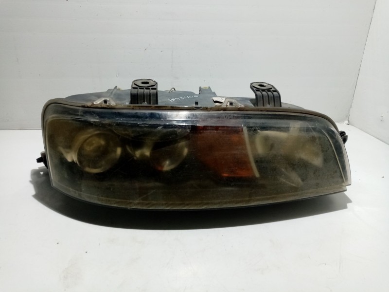 Recambio de faro derecho para fiat punto berlina (188) referencia OEM IAM   