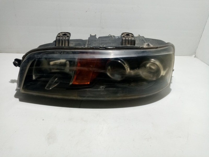 Recambio de faro izquierdo para fiat punto berlina (188) referencia OEM IAM   