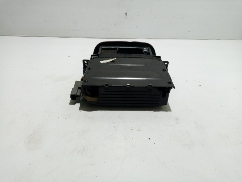 Recambio de cenicero para hyundai santa fe cm referencia OEM IAM 845102B110J9  