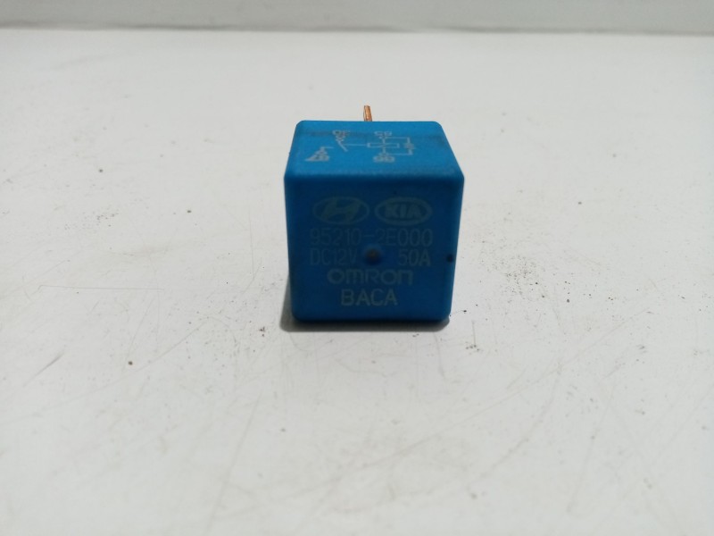 Recambio de rele para hyundai santa fe cm referencia OEM IAM 952102E000 OMRON 