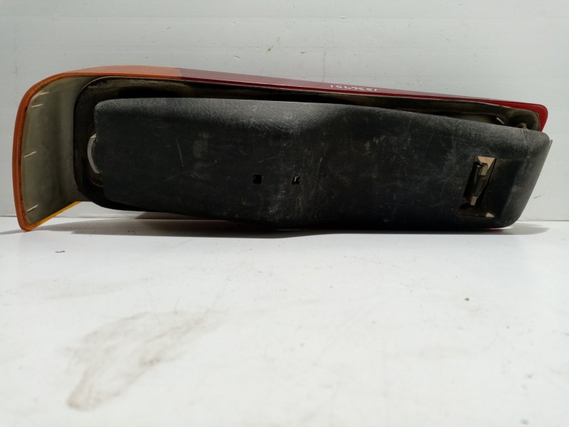Recambio de piloto trasero derecho para ford sierra berlina referencia OEM IAM   