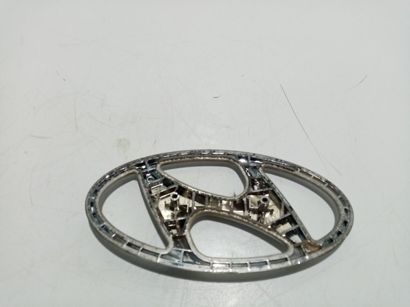 Recambio de anagrama para hyundai santa fe cm referencia OEM IAM 863002B000  