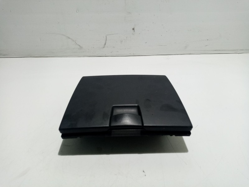 Recambio de guantera para hyundai santa fe cm referencia OEM IAM 847452B000  