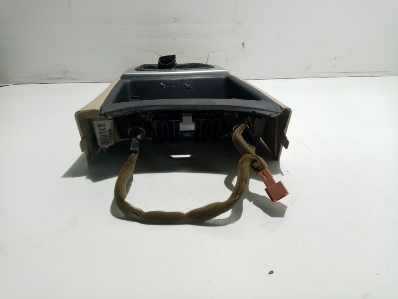 Recambio de consola central para hyundai santa fe cm referencia OEM IAM 846512B000 846912B000 846422B200