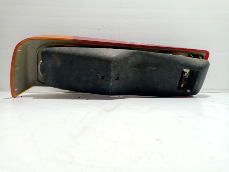 Recambio de piloto trasero derecho para ford sierra berlina referencia OEM IAM   