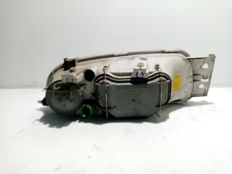 Recambio de faro izquierdo para ford fiesta berlina referencia OEM IAM   