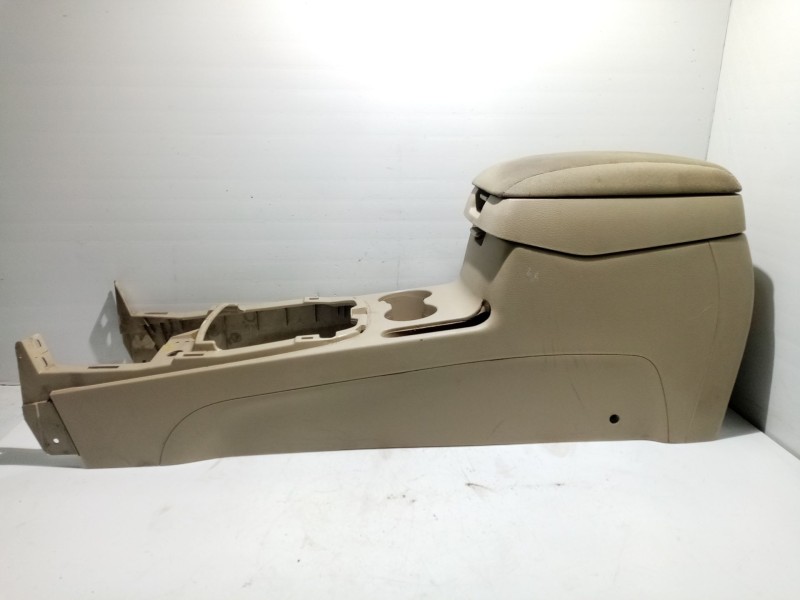 Recambio de apoyabrazos central para hyundai santa fe cm referencia OEM IAM 846112B100 846602B1101F 