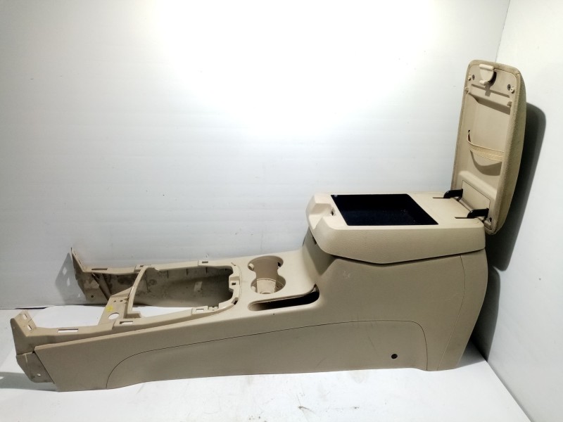 Recambio de apoyabrazos central para hyundai santa fe cm referencia OEM IAM 846112B100 846602B1101F 