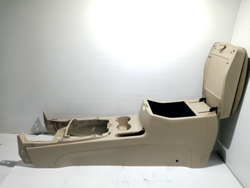 Recambio de apoyabrazos central para hyundai santa fe cm referencia OEM IAM 846112B100 846602B1101F 