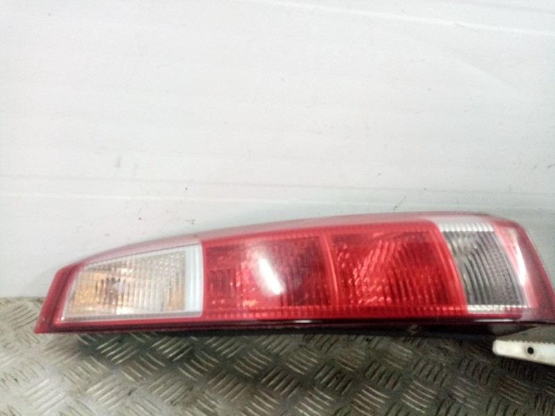 Recambio de piloto trasero derecho para opel meriva referencia OEM IAM   