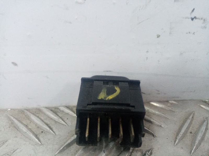 Recambio de mando elevalunas trasero derecho para peugeot 406 berlina (s1/s2) referencia OEM IAM   