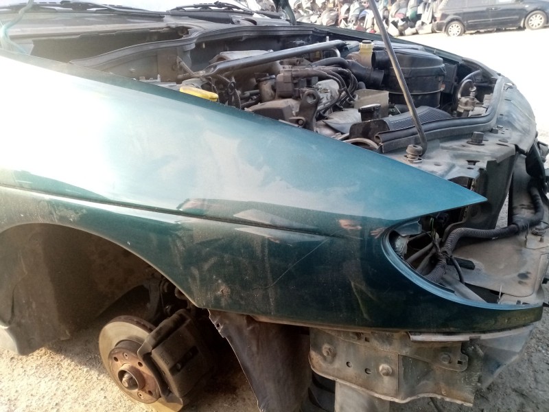 Recambio de aleta delantera derecha para renault megane i berlina hatchback (ba0) referencia OEM IAM   