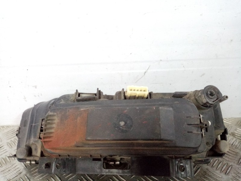 Recambio de faro izquierdo para citroen xantia berlina referencia OEM IAM   