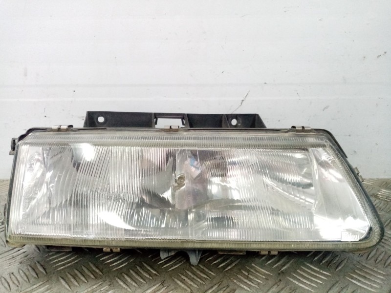 Recambio de faro derecho para citroen xantia berlina referencia OEM IAM   