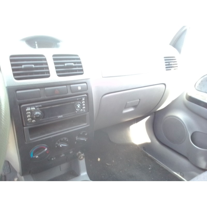 kia rio del año 2004