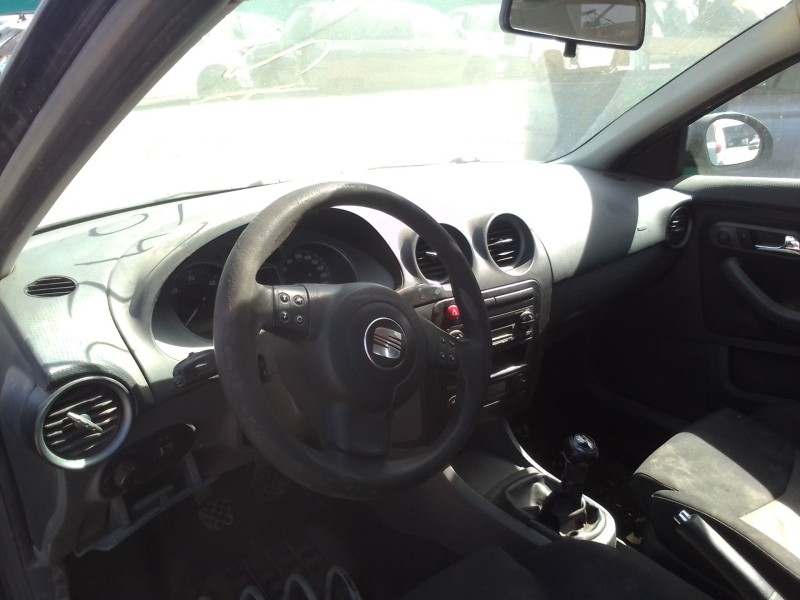 seat ibiza (6l1) del año 2008