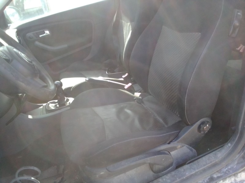 seat ibiza (6l1) del año 2008